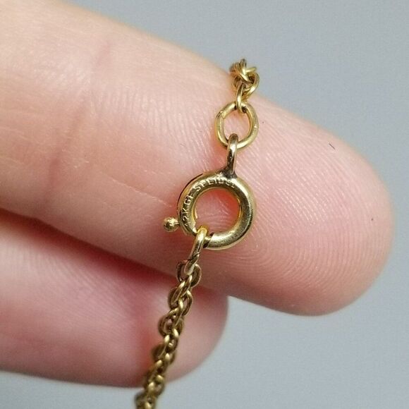 Vintage White Cameo Pendant in Oval Gold Tone Frame, Gold Filled Chain Necklace - Picture 5 of 8